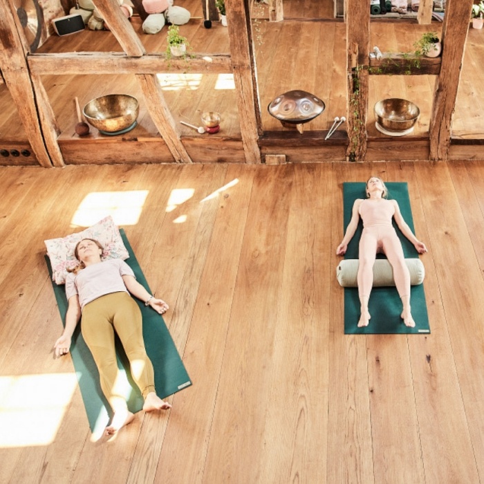 Yoga-Nidra-Session mit Mieke Lorenz von Yoga Shamanica – Tiefenentspannung beim Beauty Salon Event powered by Beauty SKIN Food